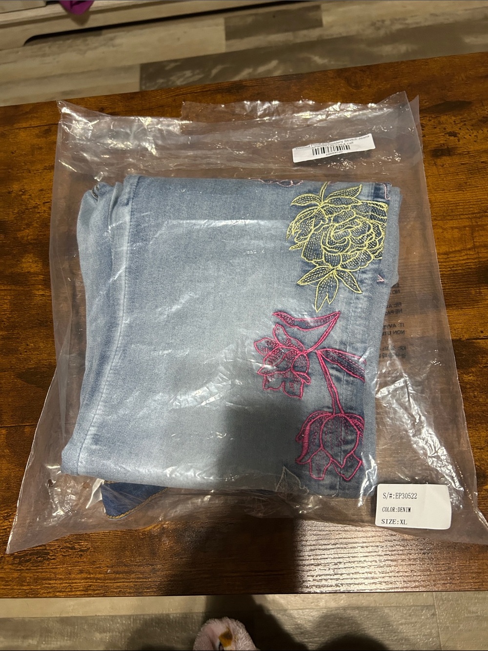 Washed Floral Embroidery Stretch Jeans - Picture 9 of 11